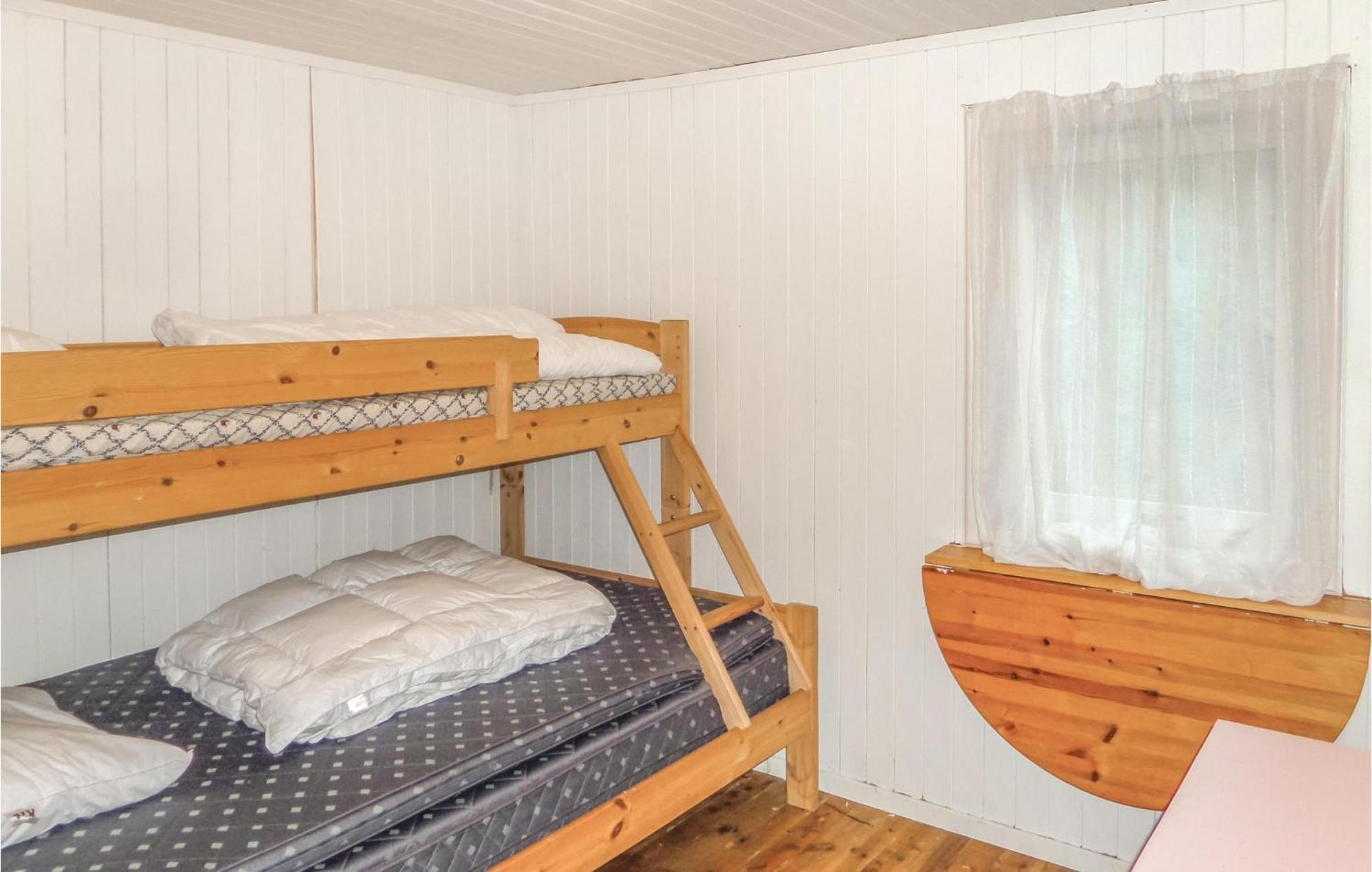 Beautiful Home In Vallavik With Kitchen Bu Екстер'єр фото