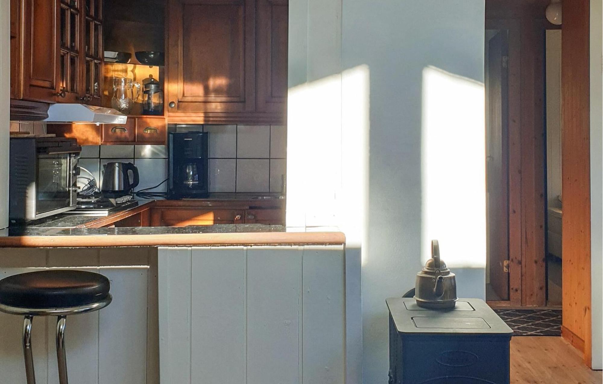 Beautiful Home In Vallavik With Kitchen Bu Екстер'єр фото