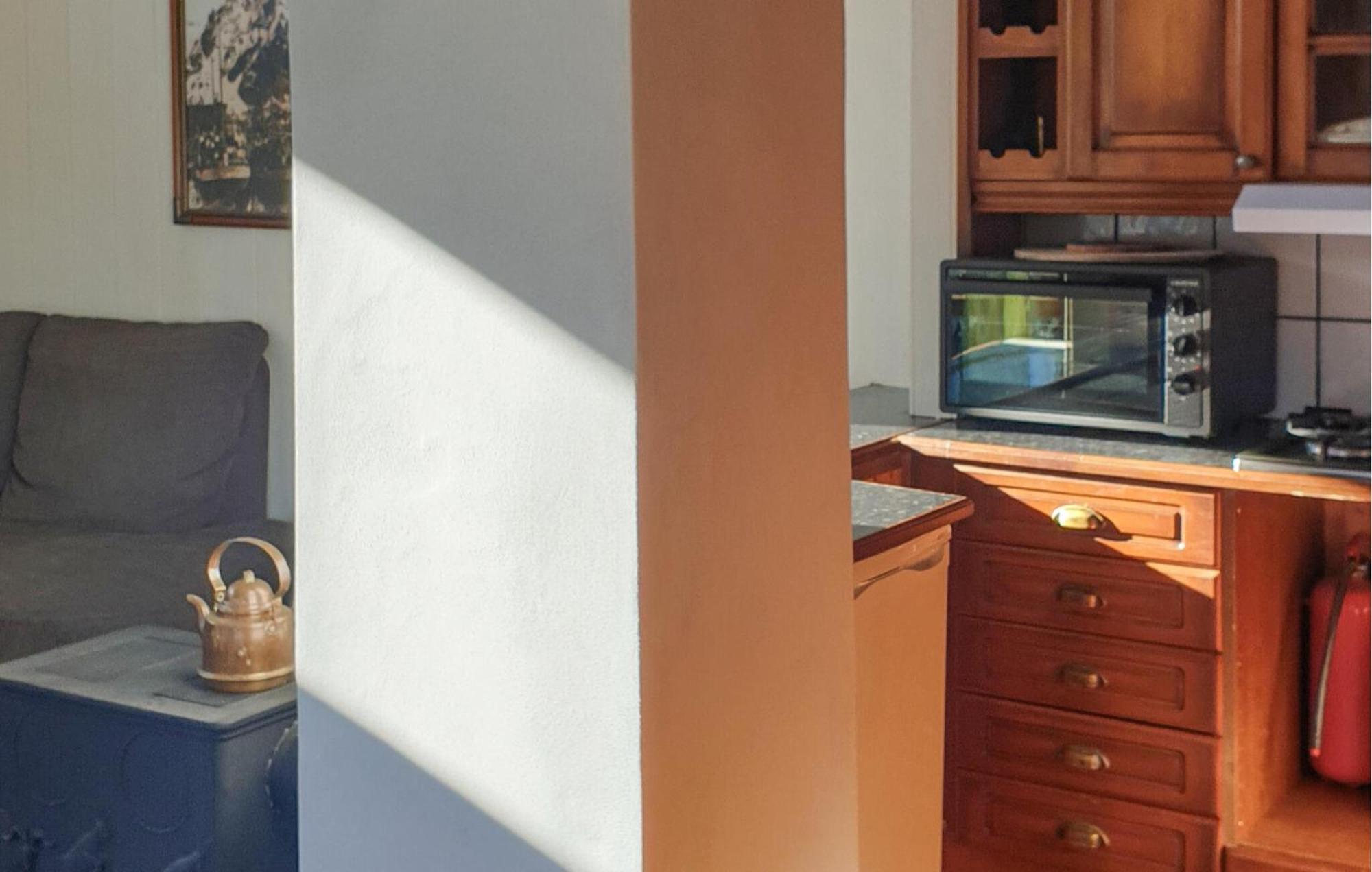 Beautiful Home In Vallavik With Kitchen Bu Екстер'єр фото